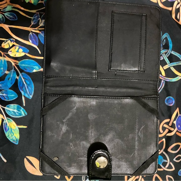 Nine West black folder purse - Picture 5 of 5